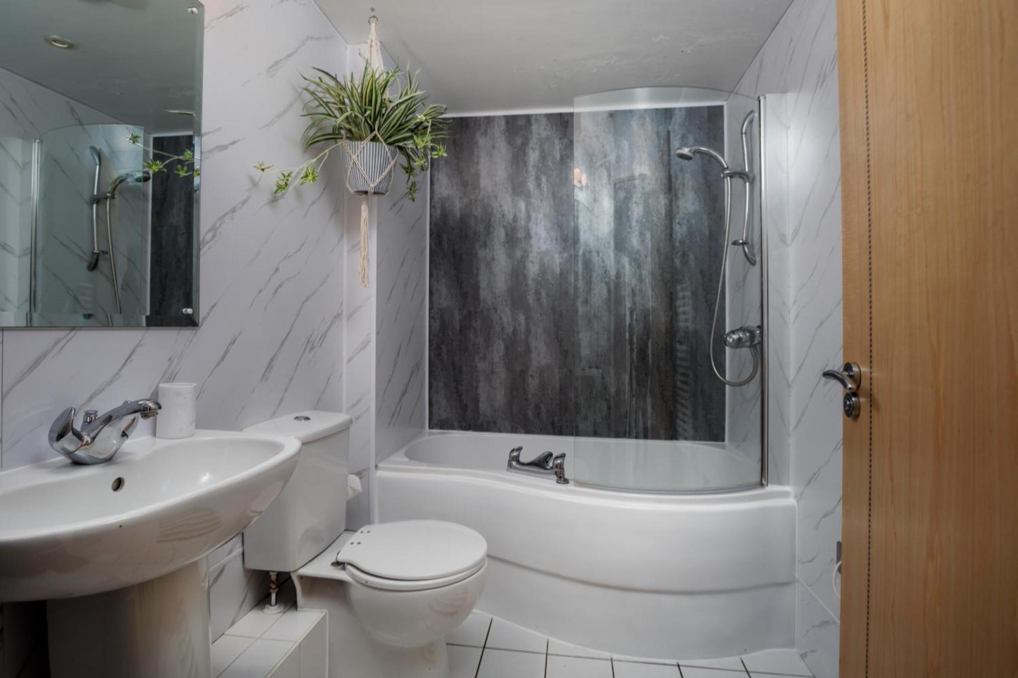 Large Central Penthouse In Leeds Exterior photo