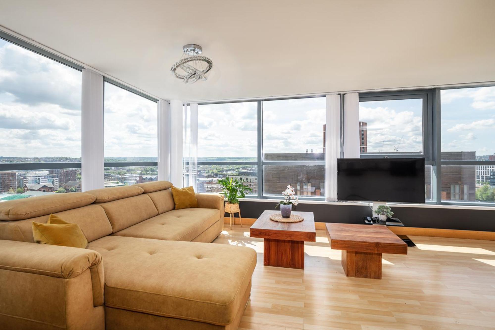 Large Central Penthouse In Leeds Exterior photo