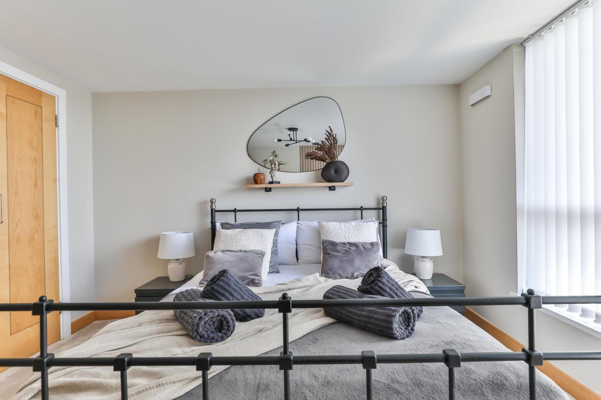 Large Central Penthouse In Leeds Exterior photo